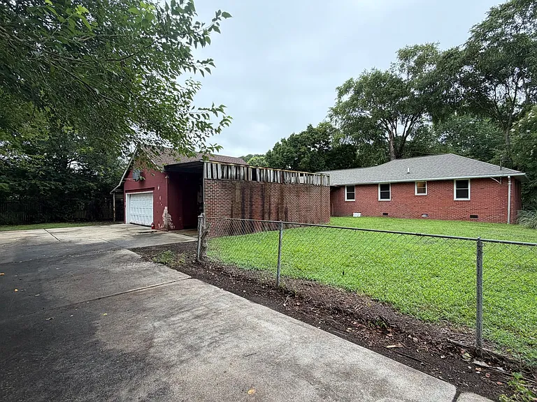 1221 Burlington Rd — Photo 15