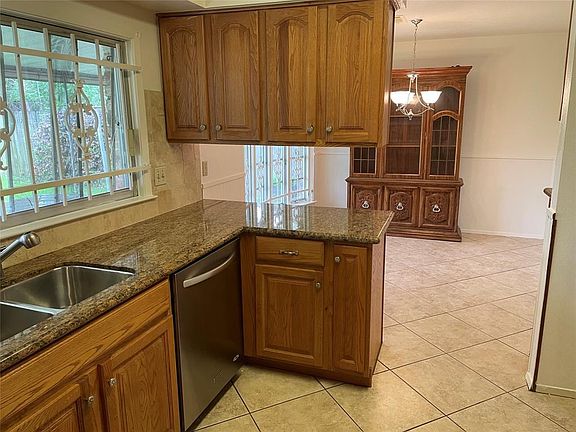 5th image of 12219 Blue River Dr
