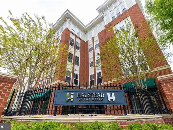 2665 Prosperity Ave APT 403, Fairfax, VA 22031