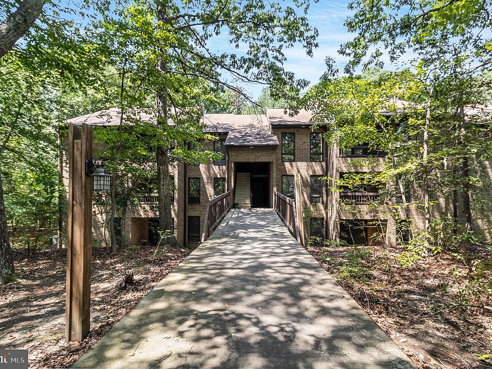 1st image of 44706 Beechwood Ct #3C