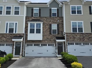 1066 Rosecroft Ln, York, PA 17403