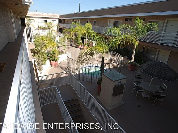 2nd image of 7540 Haskell Ave #38