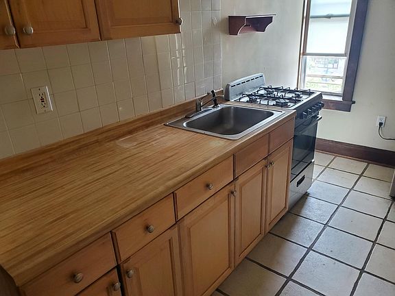 5th image of 5938 N Broadway St #3NE