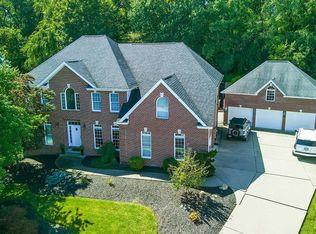 1017 Maple Ct, Lower Burrell, PA 15068