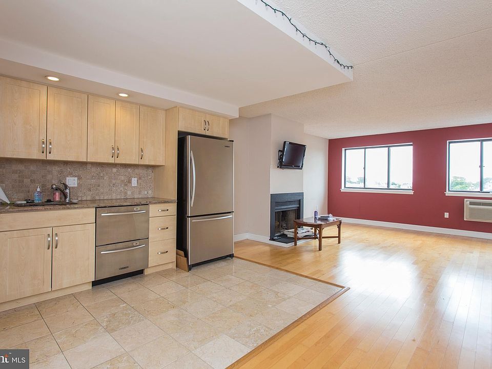 1st image of 200-10 Lombard St #724