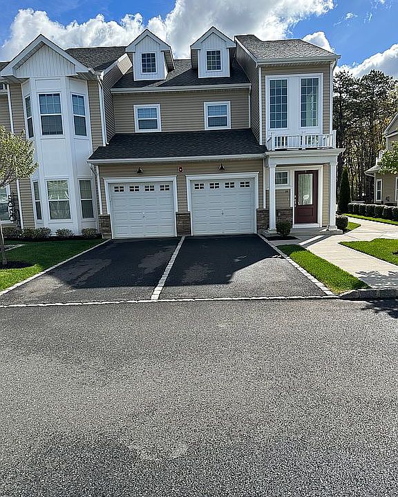 1st image of 41 Halley Dr