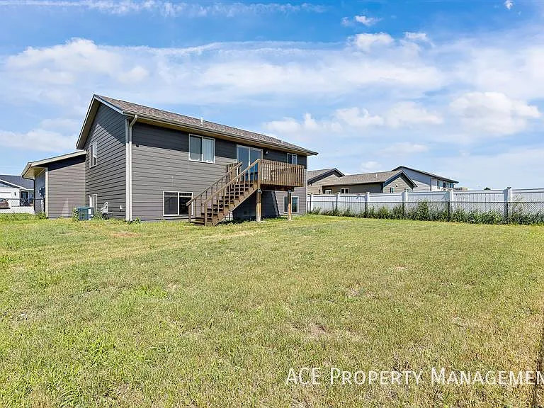 656 Boswell Blvd — Photo 11