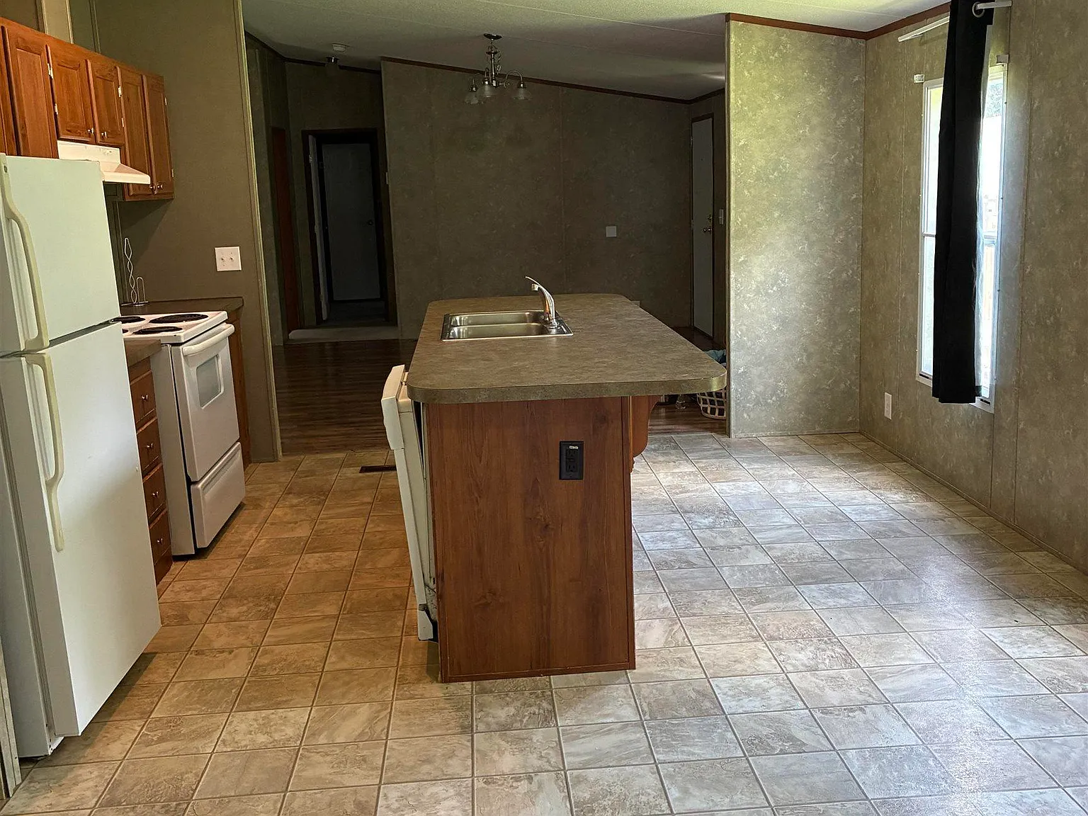 3 bed, 1620 sqft, $1,050 — Photo 4