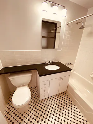 Rented by Metropolis Real Estate of Manhattan | media 21