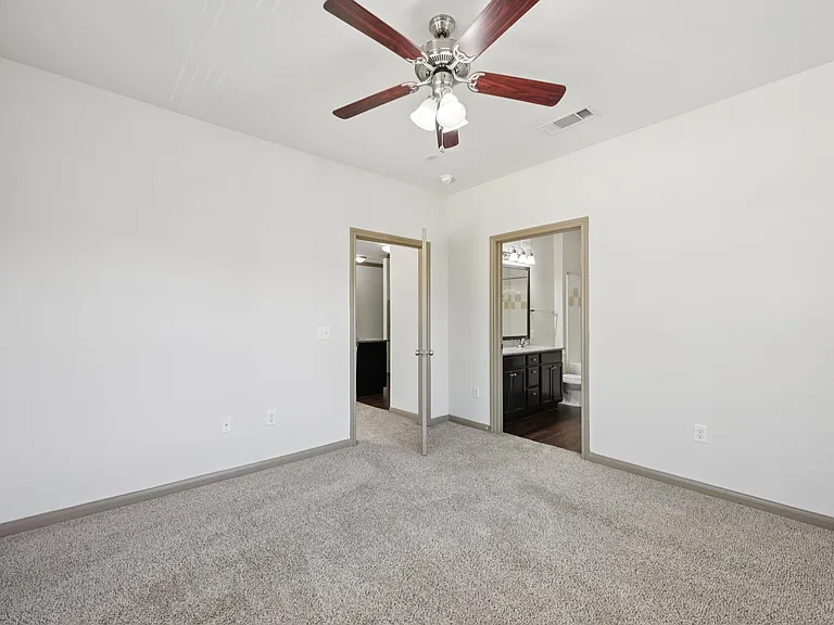 West Creek Apartments — Photo 21