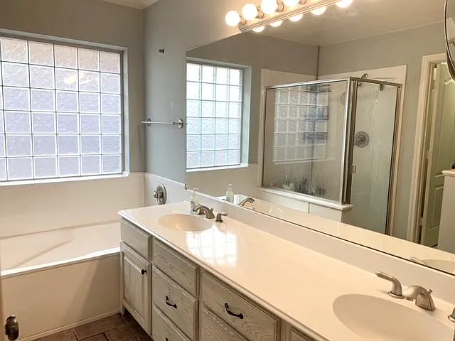 1707 Valley Brook Ln — Photo 9