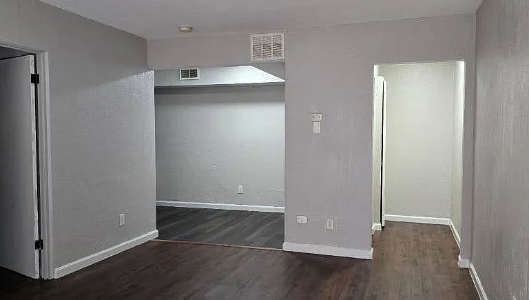 3752 Chippewa St — Photo 1