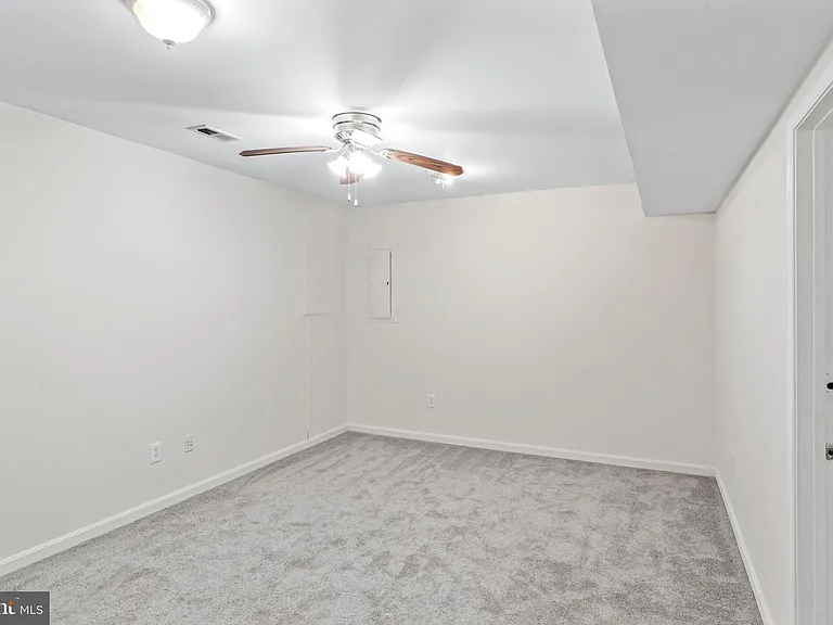 4502 Henderson Rd — Photo 45