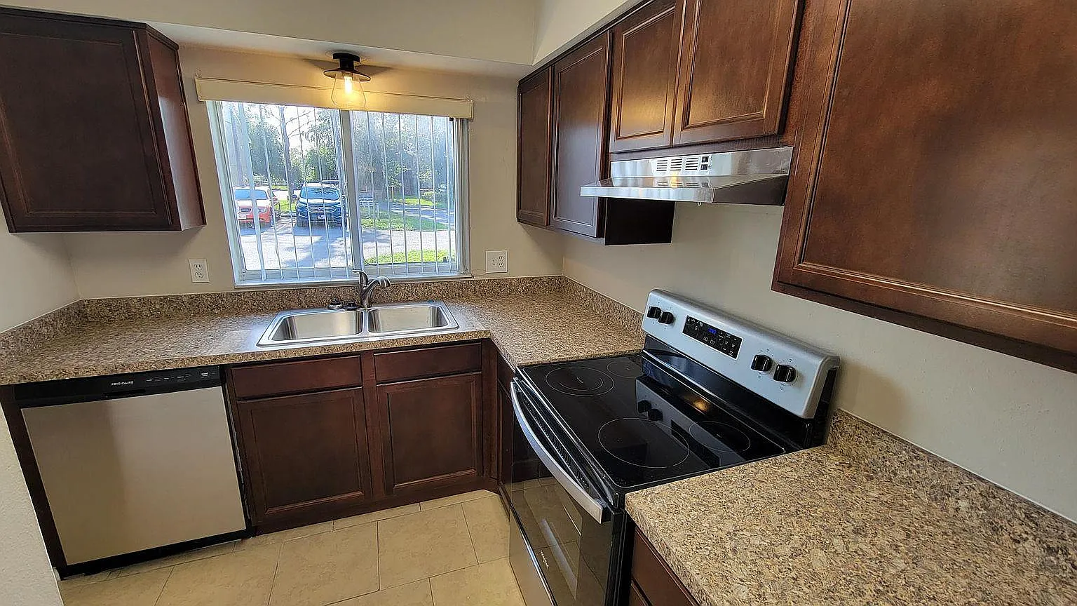 163 Bowie Ln — Photo 4