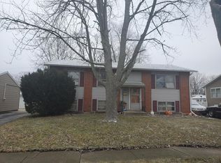 901 Princeton Ave, Matteson, IL 60443