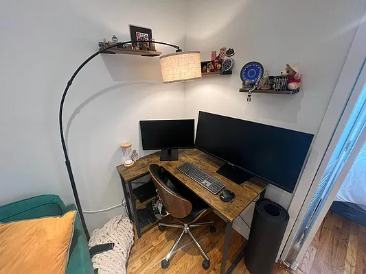 Rented by KNOCKKNOCK LLC | media 10