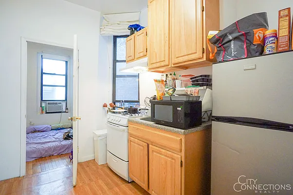 Rented by City Connections Realty | media 16