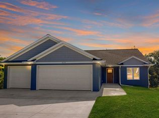 328 20th St SW, Rochester, MN 55902