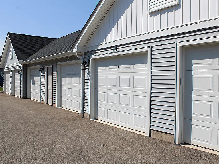 Rentable Garage Space