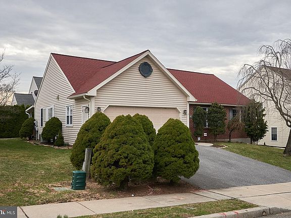 4th image of 1018 Bowman St