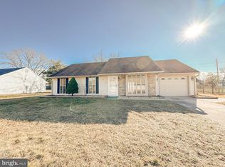 604 Cobblestone Rd, Williamstown, NJ 08094