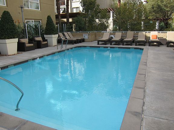 5th image of 21301 Erwin St Unit 216