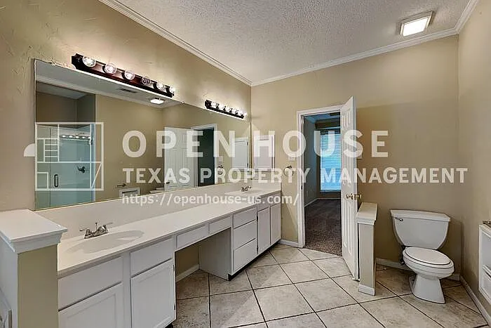 2317 Norwich St — Photo 12
