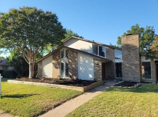 2215 Trinity Springs Dr, Carrollton, TX 75007