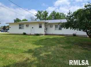 307 E Wood St, Camp Pt, IL 62320