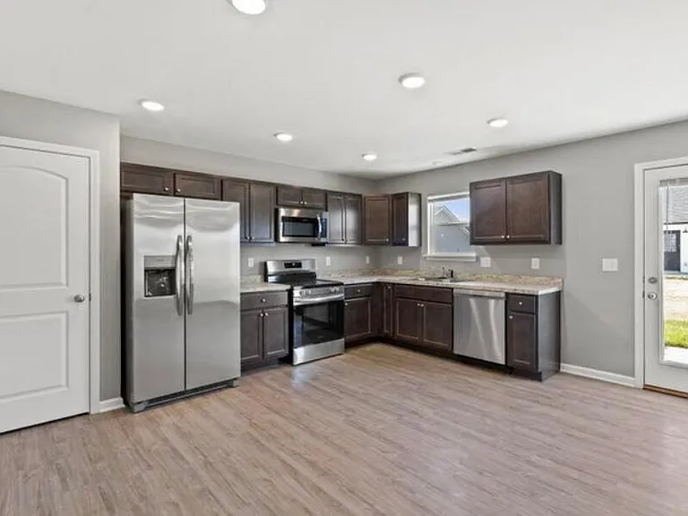 301 Krauss Dr — Photo 8