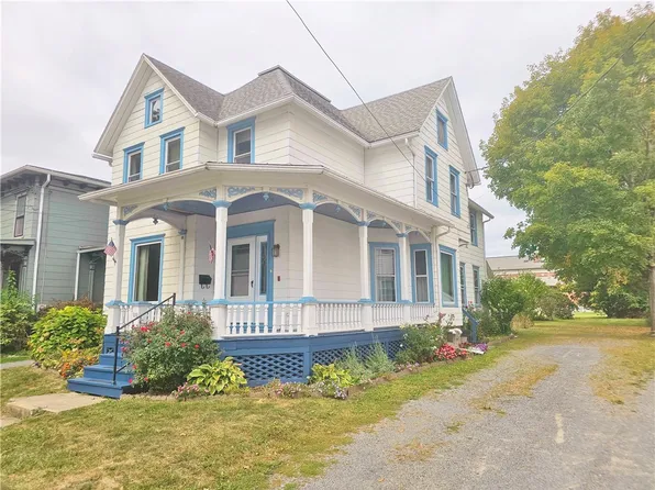 111 Chapel St, Penn Yan, NY 14527