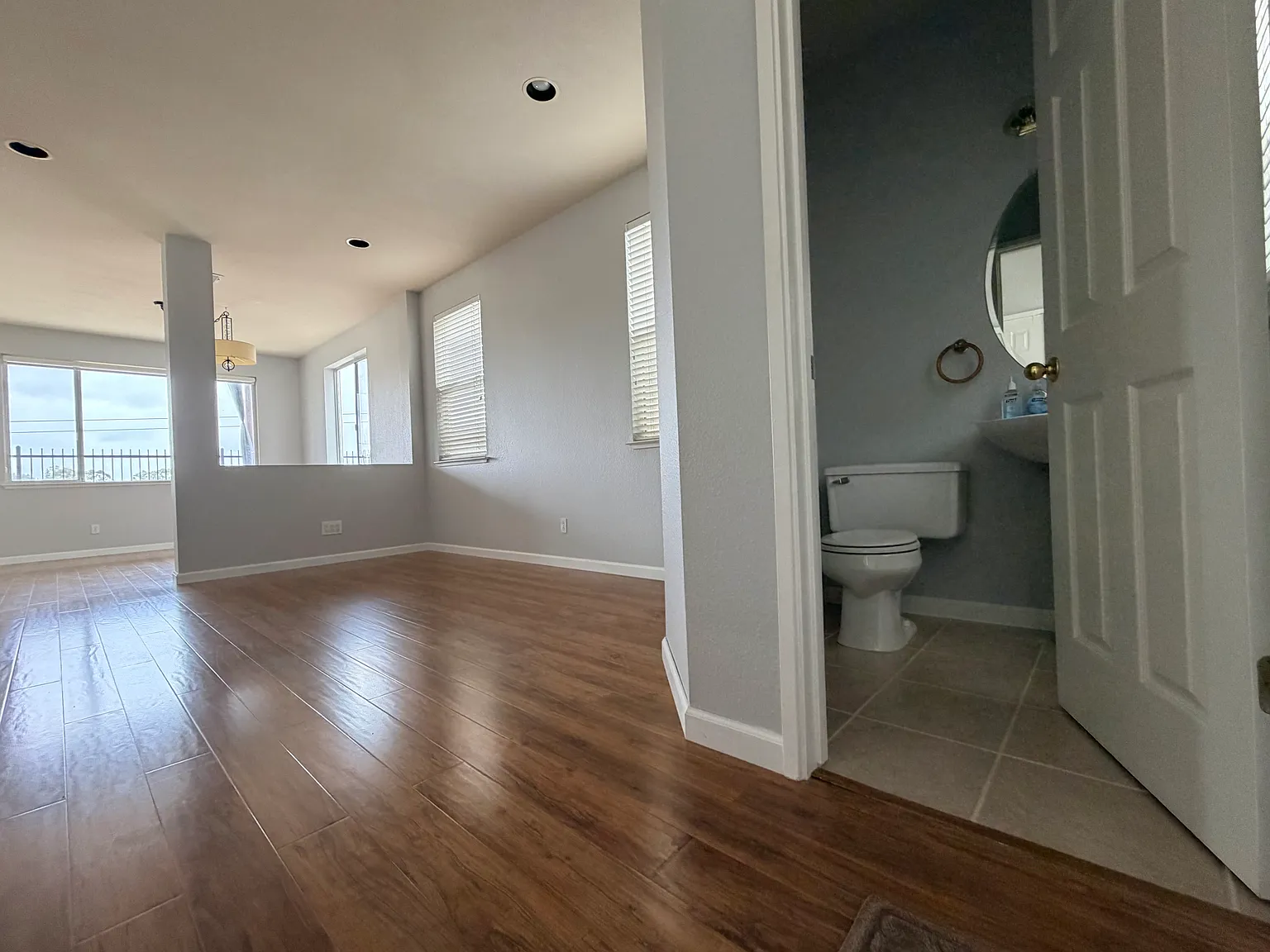 3 bed, 2.5 bath, 1550 sqft, $4,500 — Photo 4