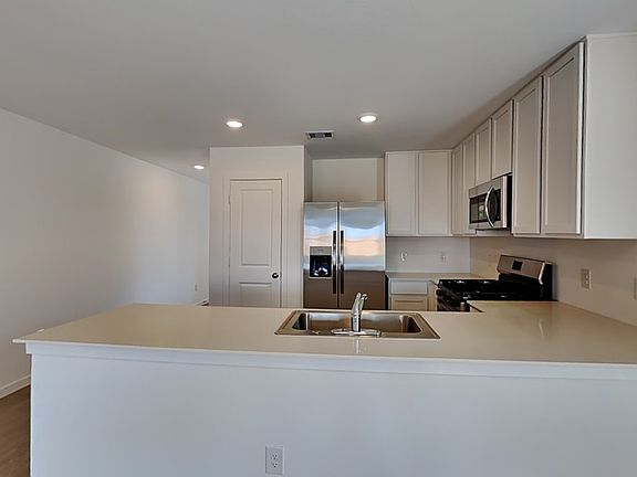 5th image of 445 Texas Pecan Dr
