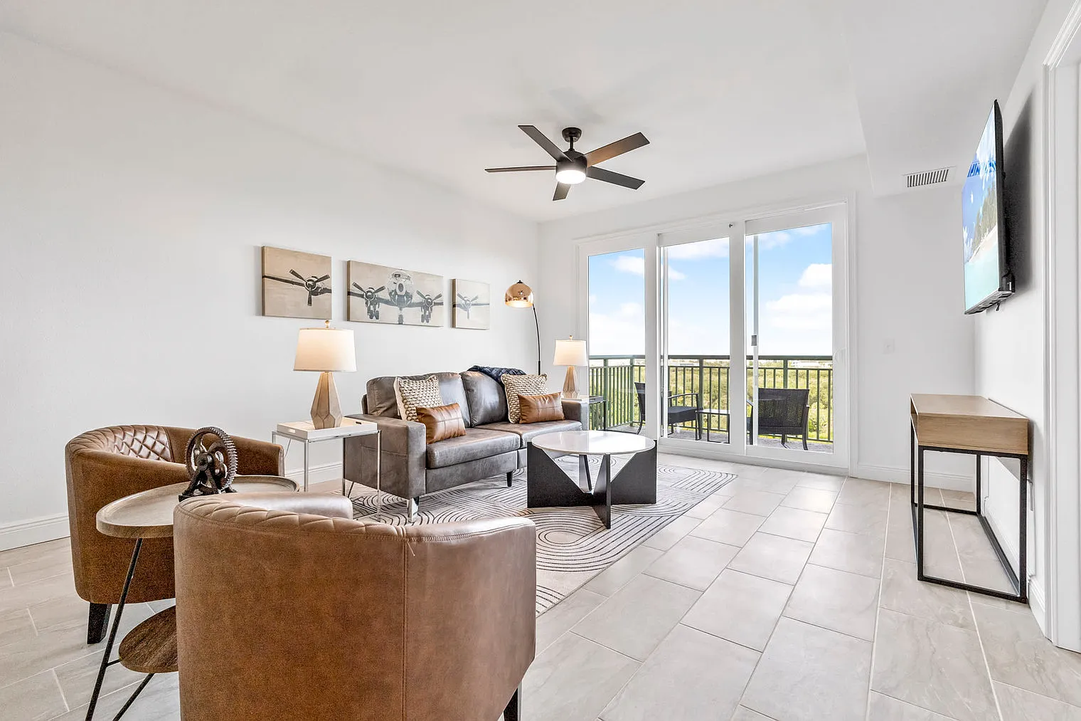4 bed, 4.0 bath, 2658 sqft, $9,493 — Photo 2
