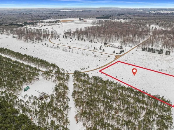 311 Kleehammer Club Dr NE, Kalkaska, MI 49646