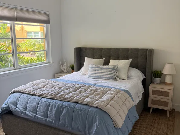 223 8th Ave S #223A, Naples, FL 34102