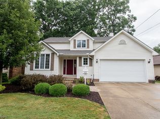 635 Lloyd Rd, Wickliffe, OH 44092