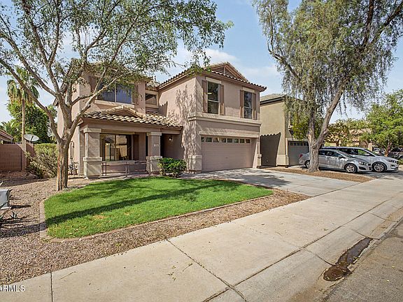 3rd image of 770 E LOVEGRASS Drive