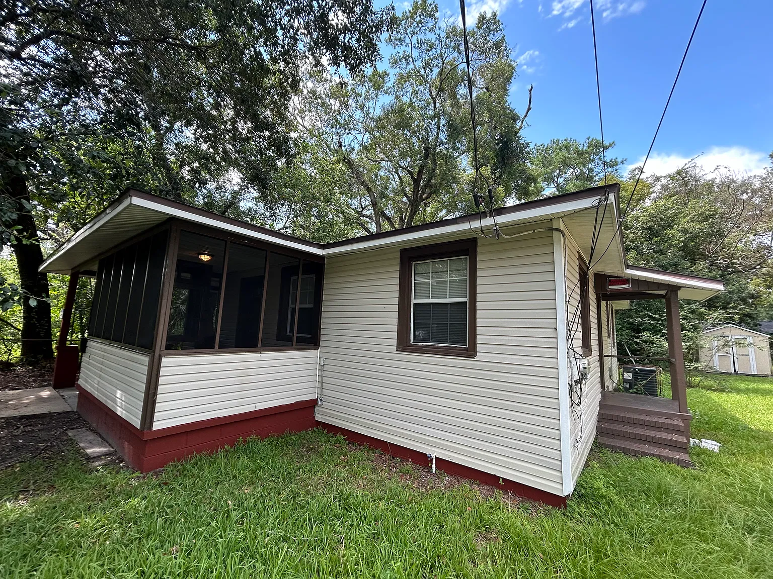 4 bed, 1400 sqft, $1,650 — Photo 2