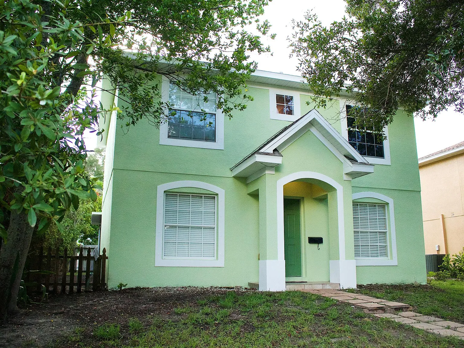 3 bed, 1249 sqft, $2,950 — Photo 2
