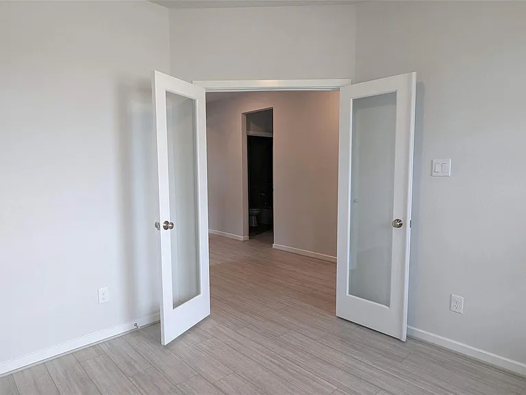 18606 Albany Bay Ln — Photo 6