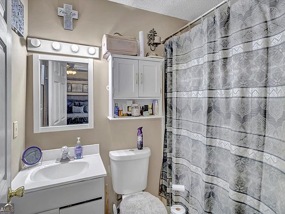 4th image of 201 Culpepper St