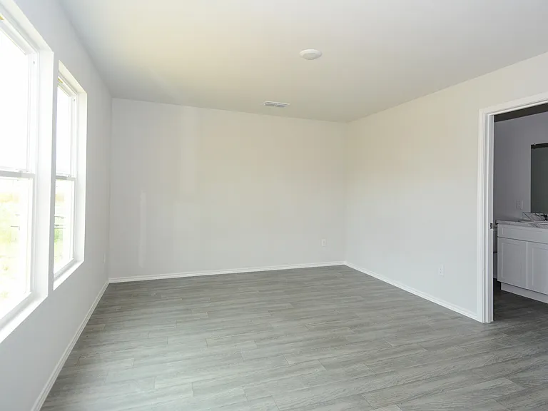 297 Victory Dr — Photo 7