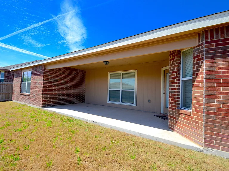 2408 Ryan Dr — Photo 20