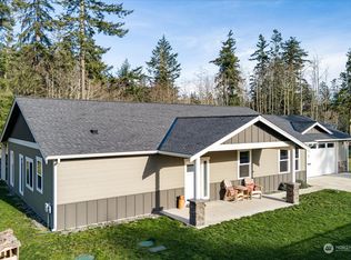685 Neighborly Ln, Oak Harbor, WA