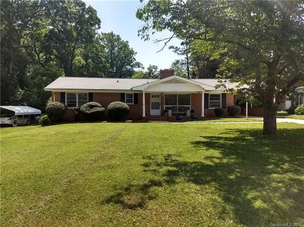 1034 Rowan Cir, Salisbury, NC 28146