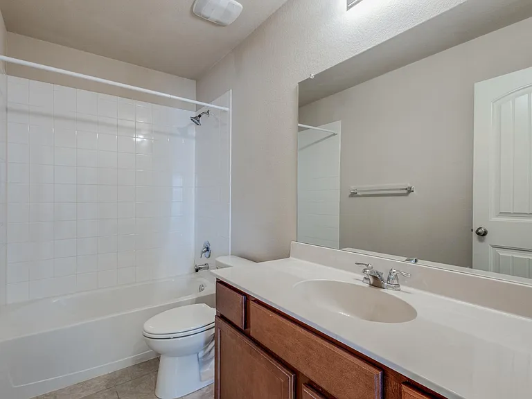 1309 Jasper Xing — Photo 12