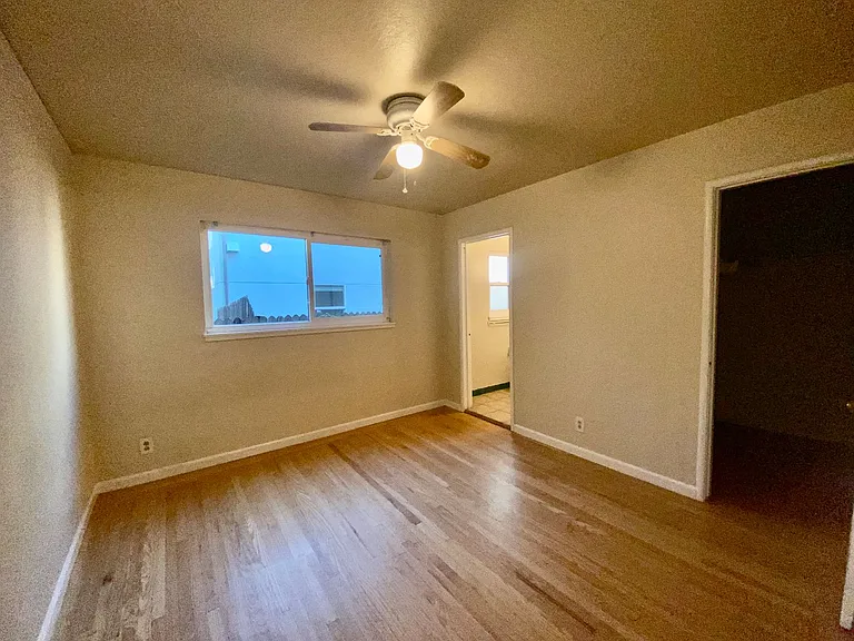 2523 I St — Photo 8