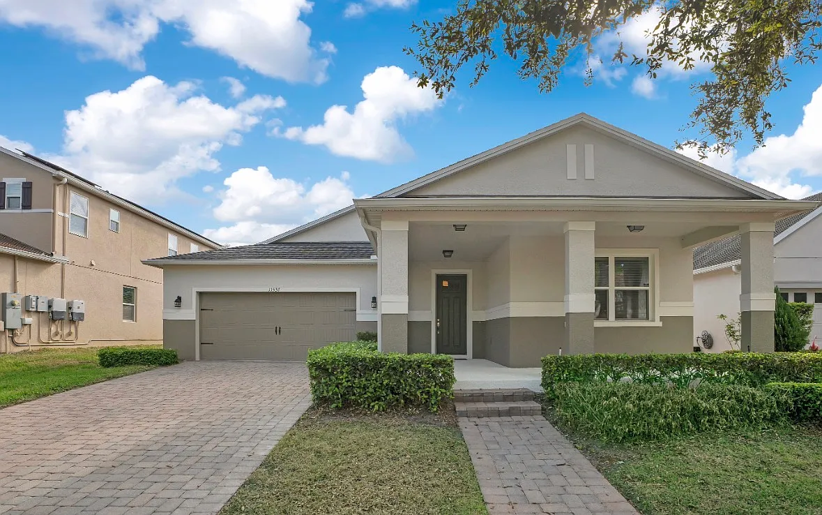 3 bed, 2272 sqft, $3,100 — Photo 1