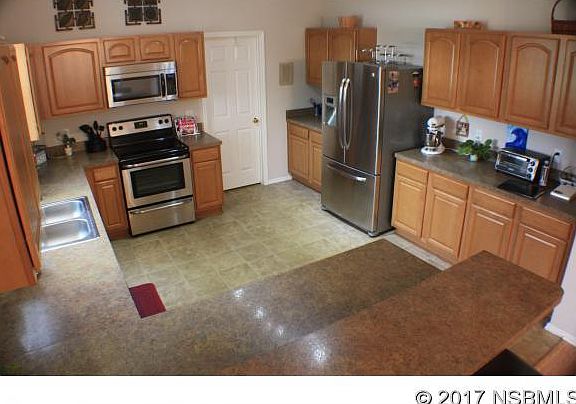 3rd image of 2709 Atlantis Dr